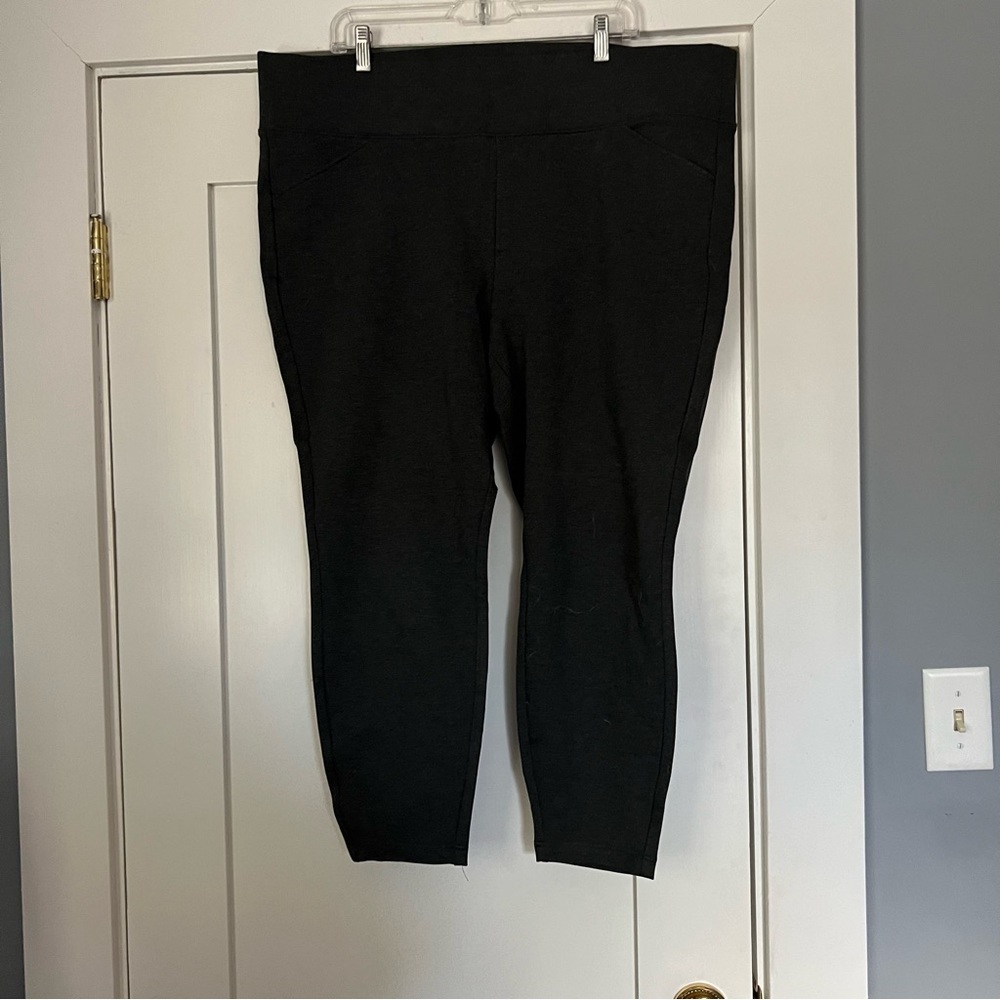 Torrid Studio Black Cropped Ponte Leggings 3R